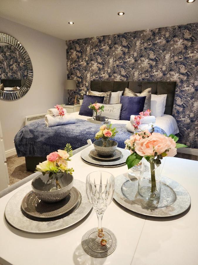 Studio Apartment The Den Colnbrook Екстериор снимка