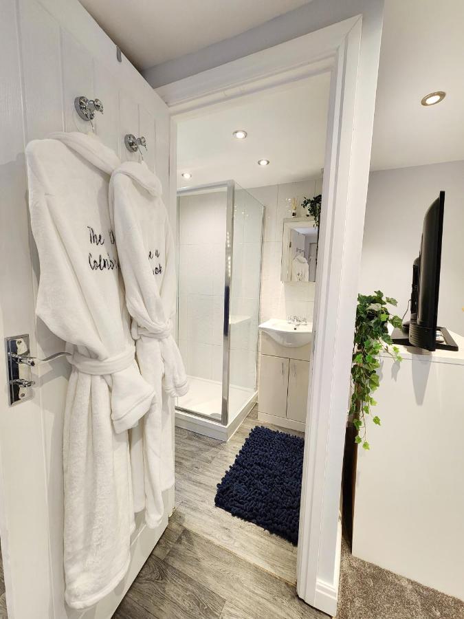 Studio Apartment The Den Colnbrook Екстериор снимка